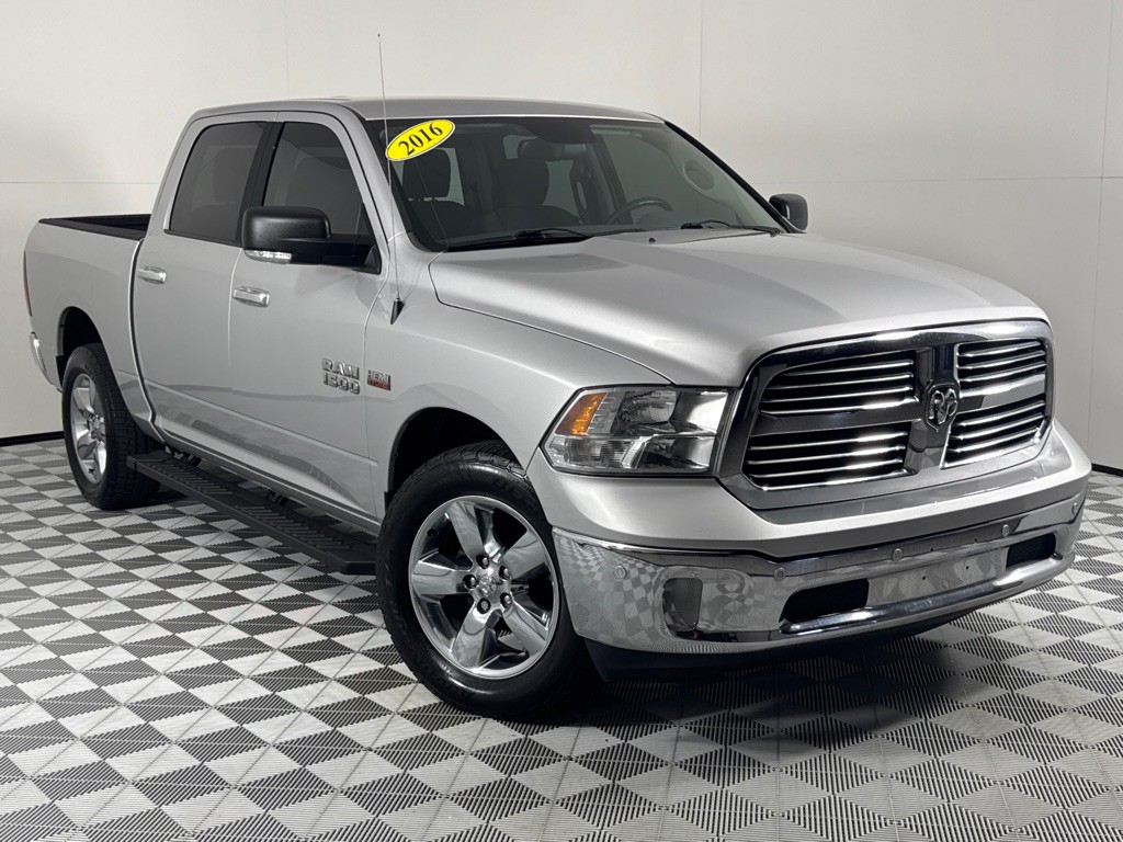 2016 RAM 1500 Image 2