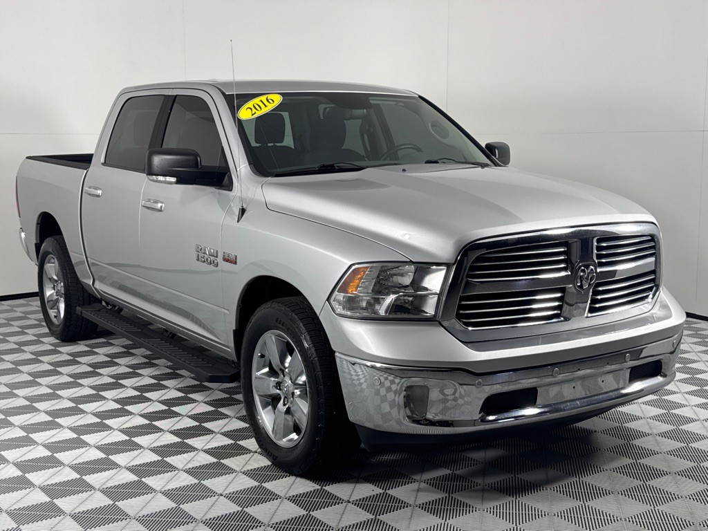 2016 RAM 1500 Image 3