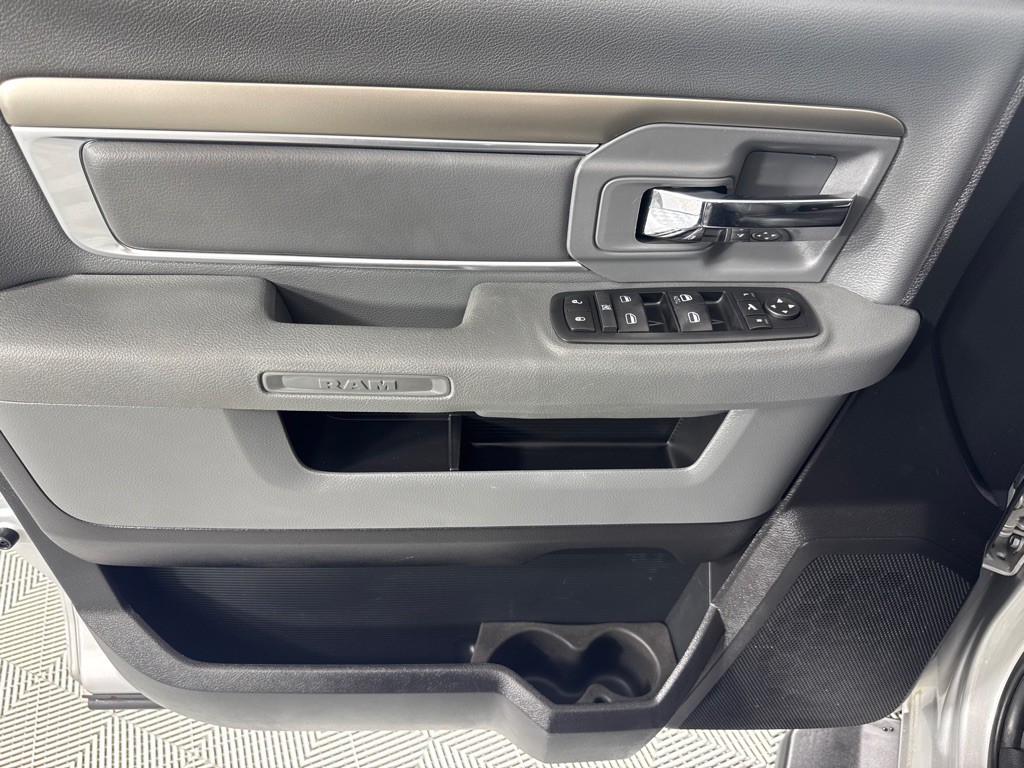 2016 RAM 1500 Image 10