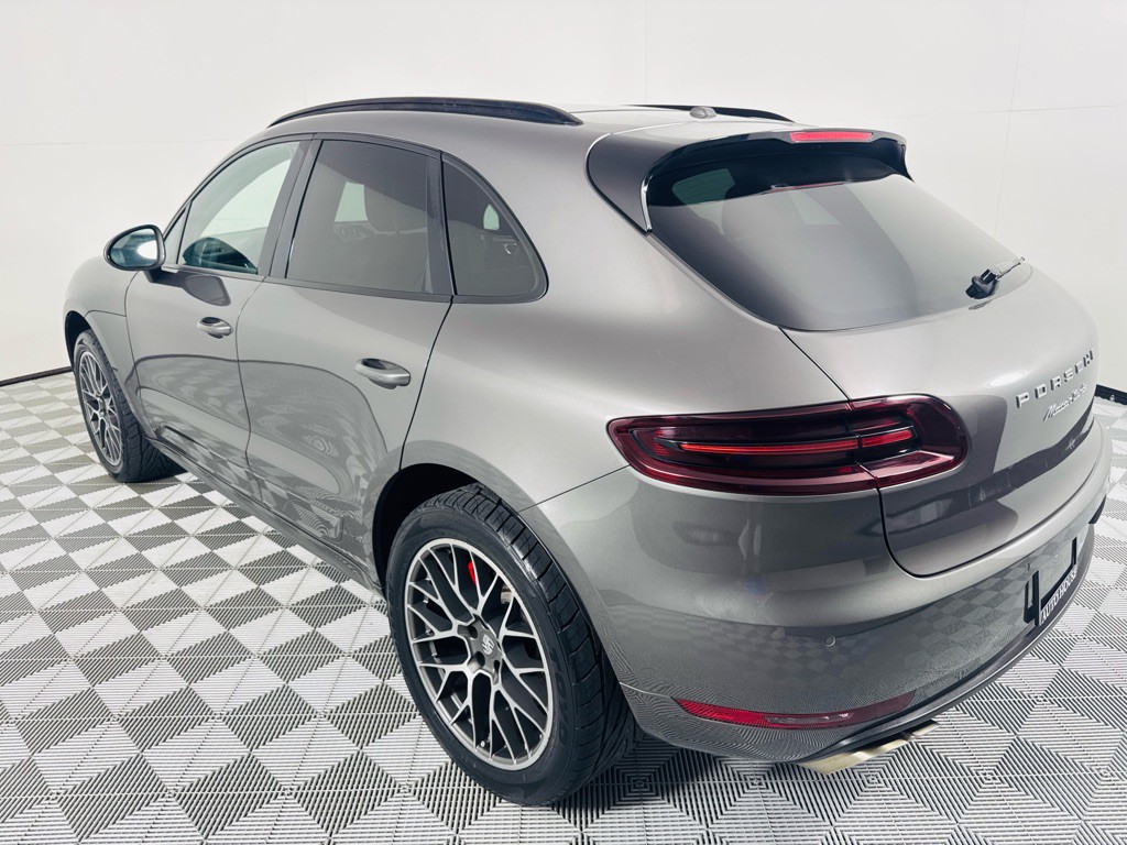 2015 Porsche Macan Image 8