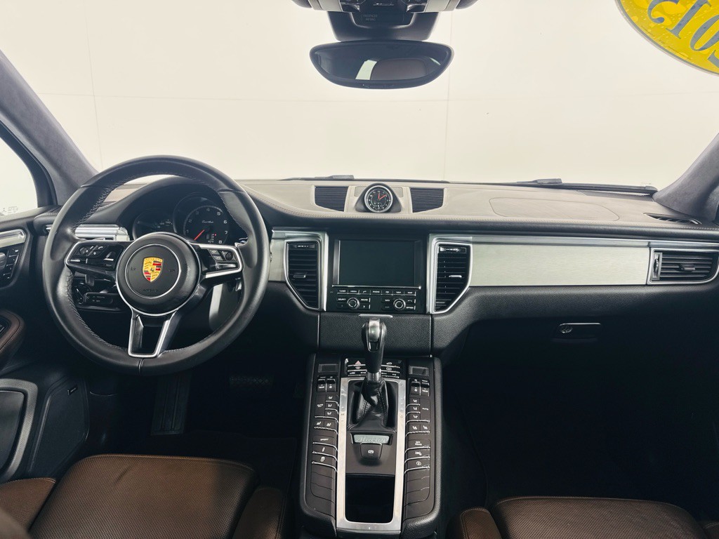 2015 Porsche Macan Image 29