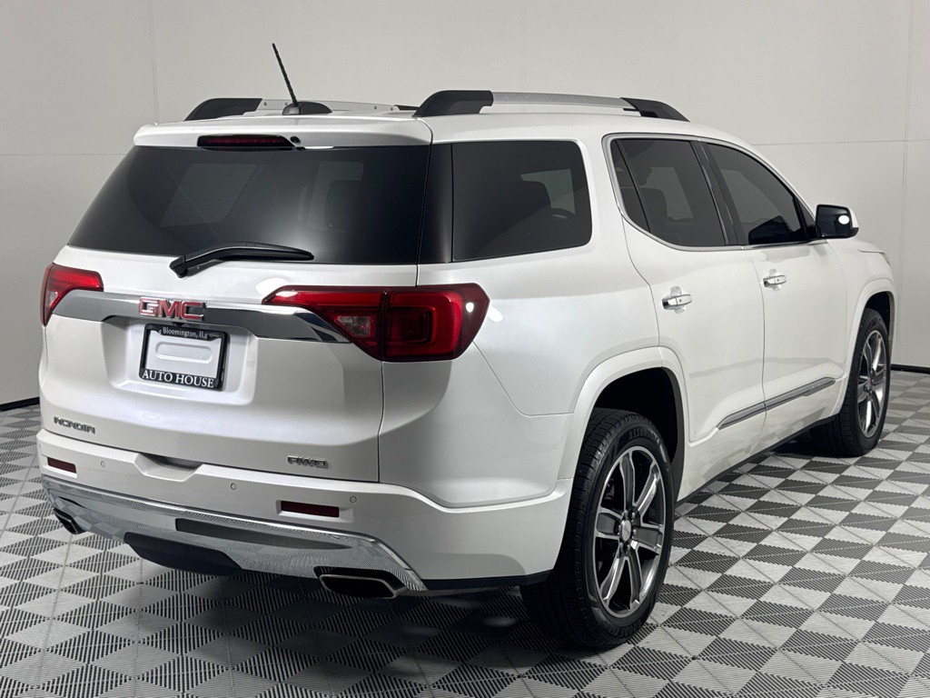 2017 GMC Acadia Image 5
