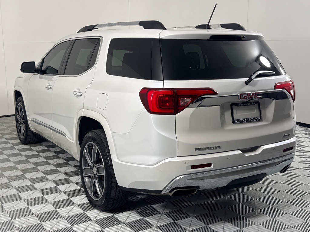 2017 GMC Acadia Image 7