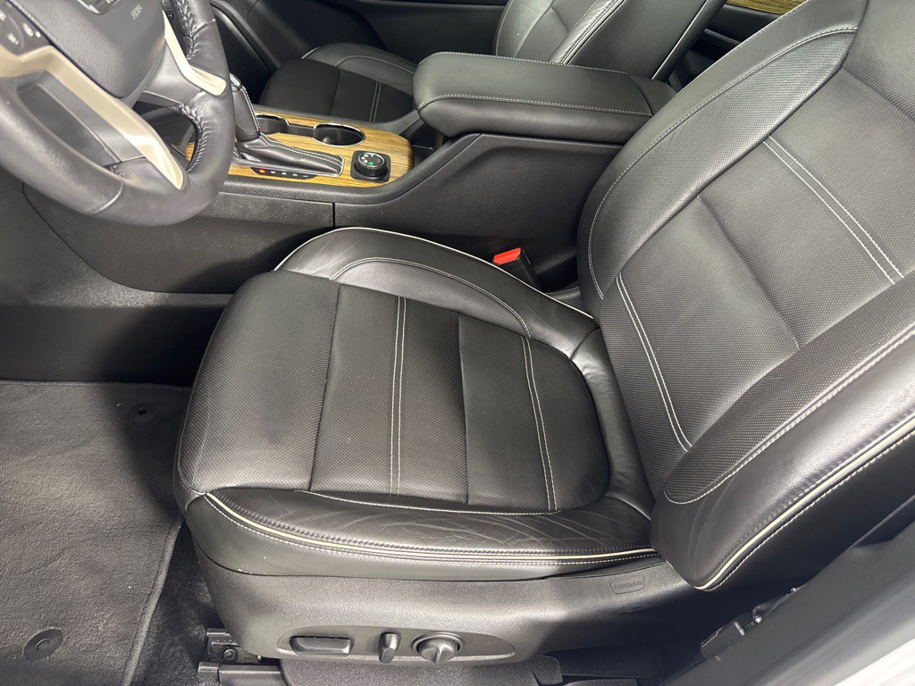 2017 GMC Acadia Image 12