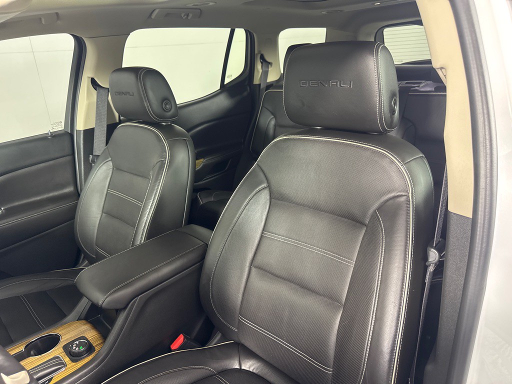 2017 GMC Acadia Image 13