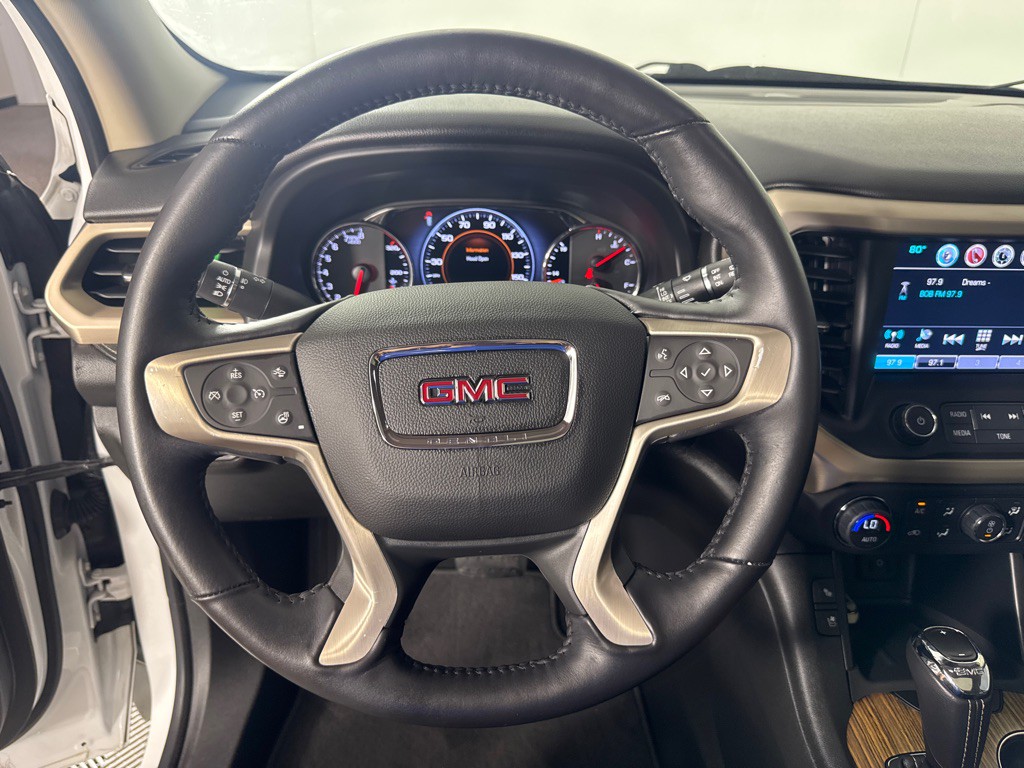 2017 GMC Acadia Image 16