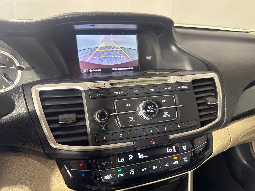 2017 Honda Accord Image 16