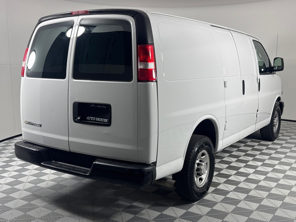 2020 Chevrolet Express Image 5
