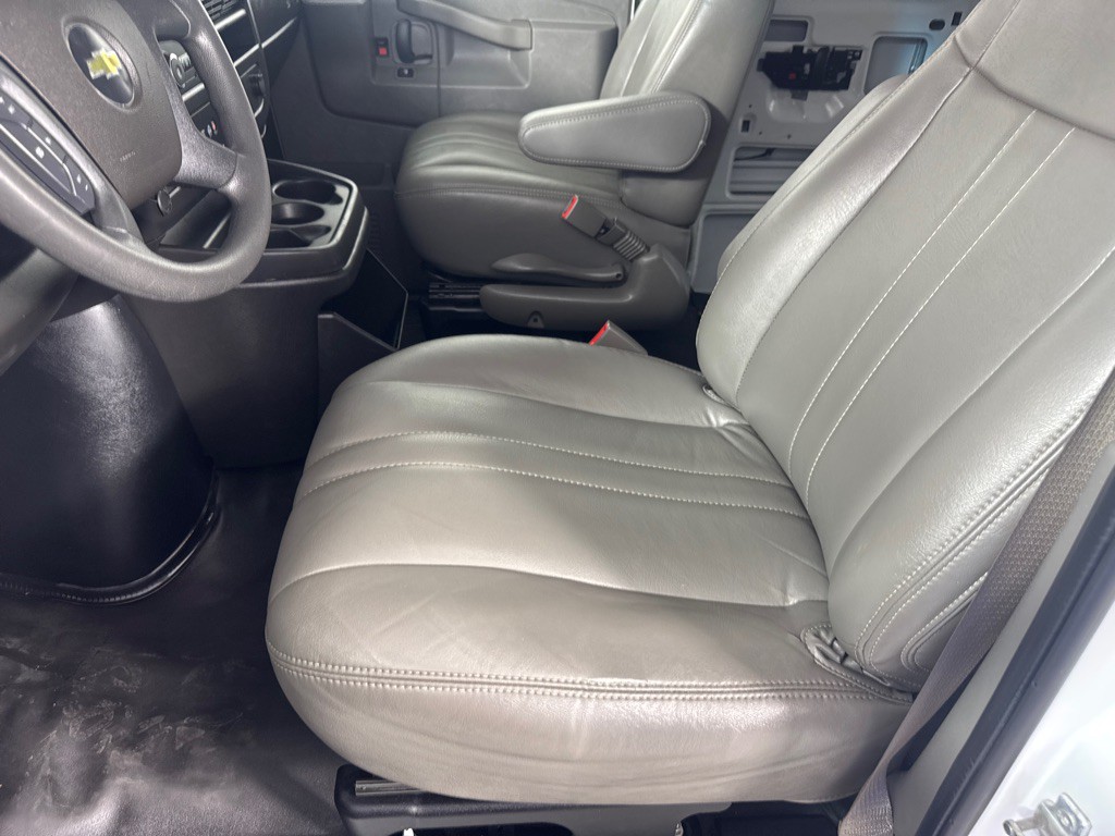 2020 Chevrolet Express Image 13