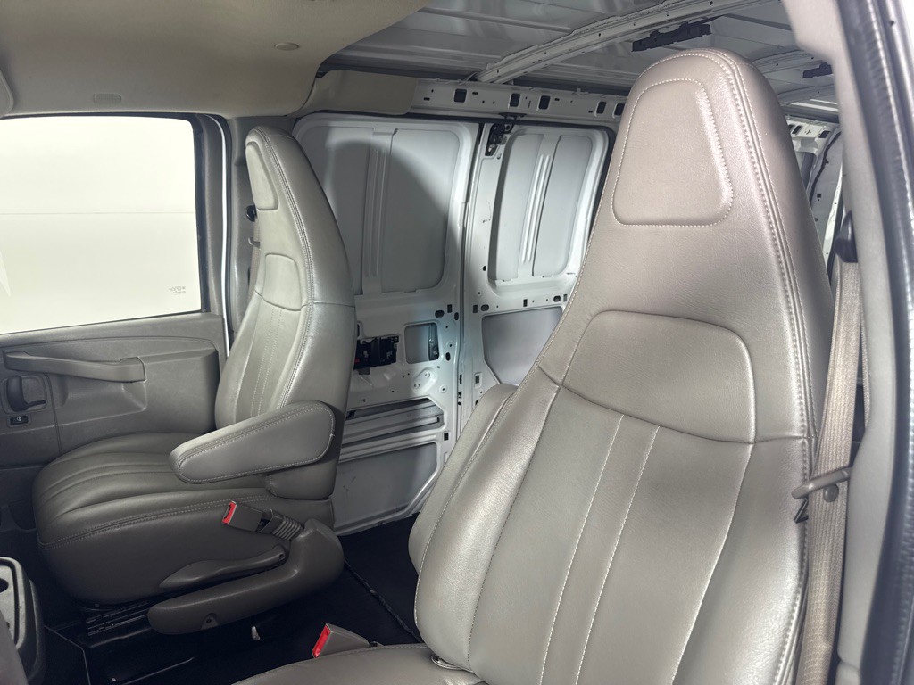 2020 Chevrolet Express Image 14