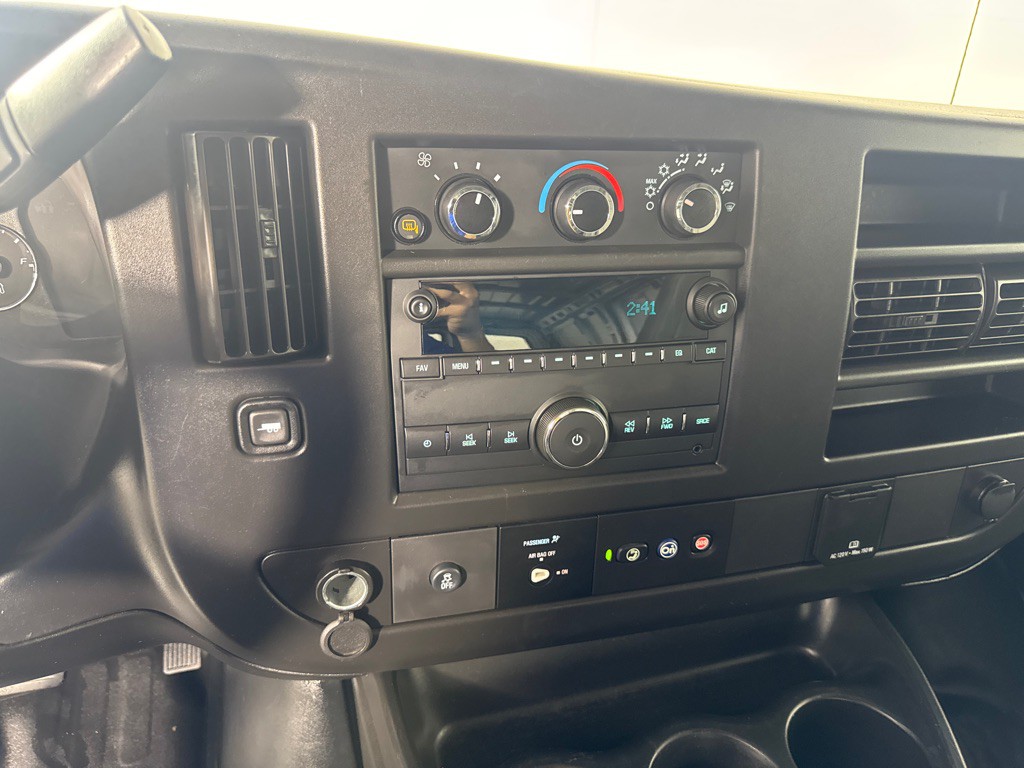 2020 Chevrolet Express Image 17