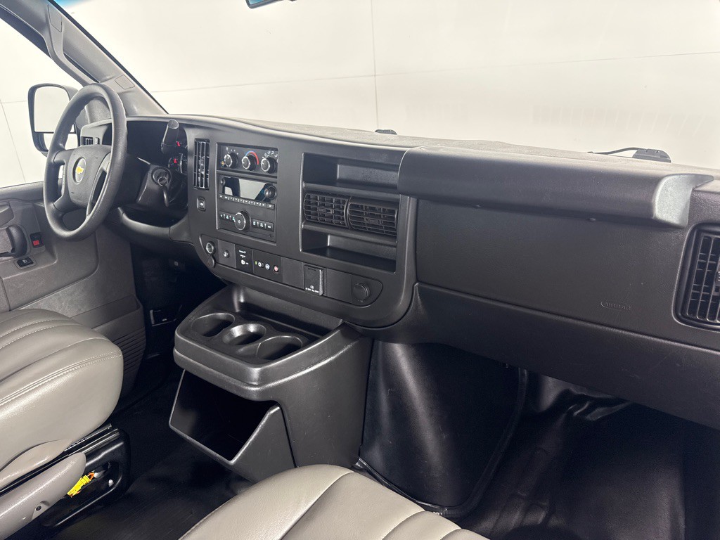 2020 Chevrolet Express Image 22