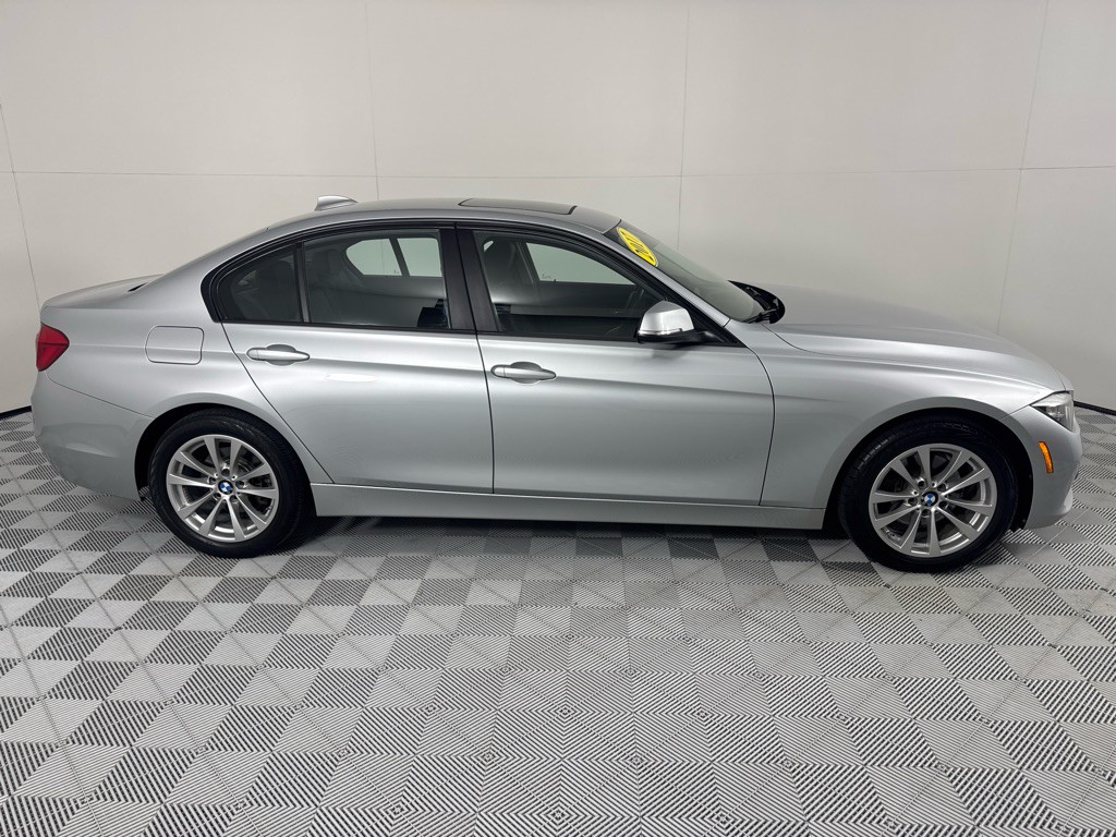 2017 BMW 3 Series Image 4