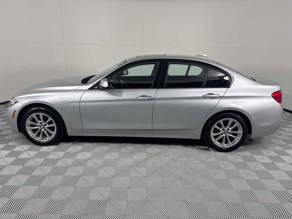2017 BMW 3 Series Image 6
