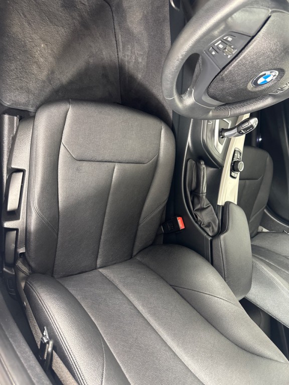 2017 BMW 3 Series Image 9
