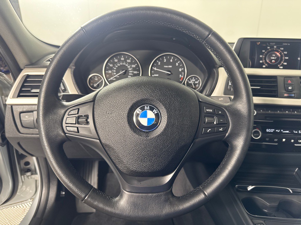 2017 BMW 3 Series Image 13