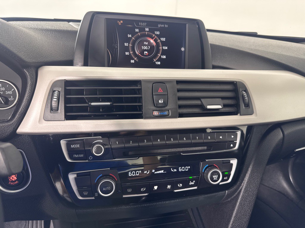 2017 BMW 3 Series Image 14