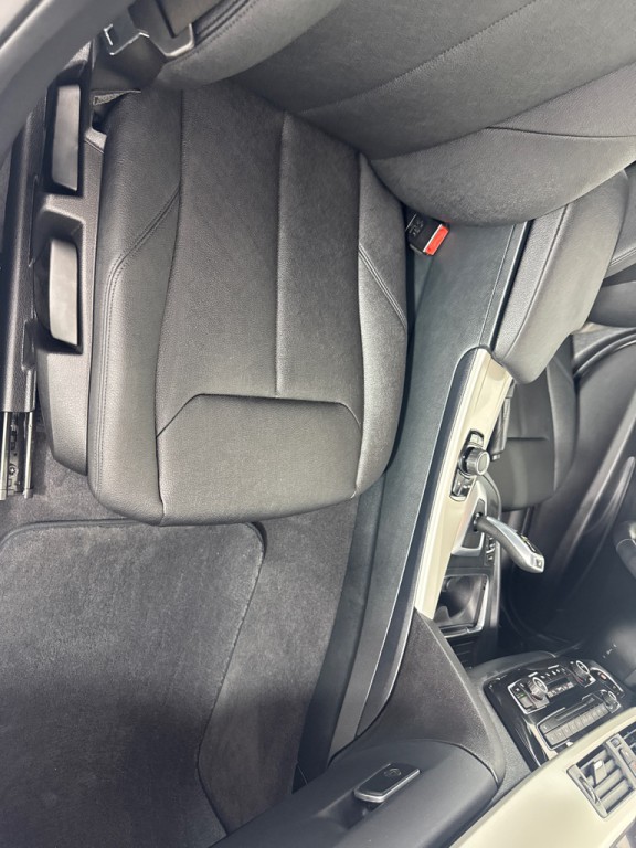 2017 BMW 3 Series Image 20