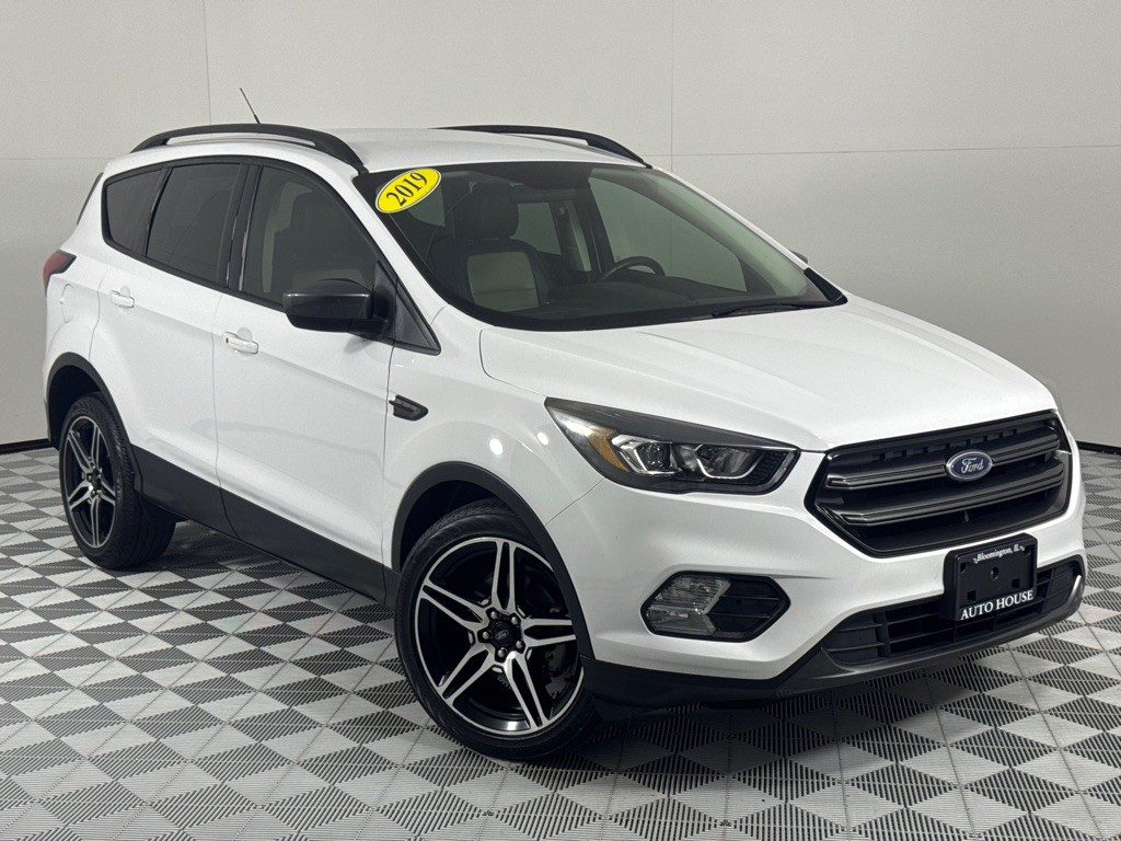 2019 Ford Escape Image 2