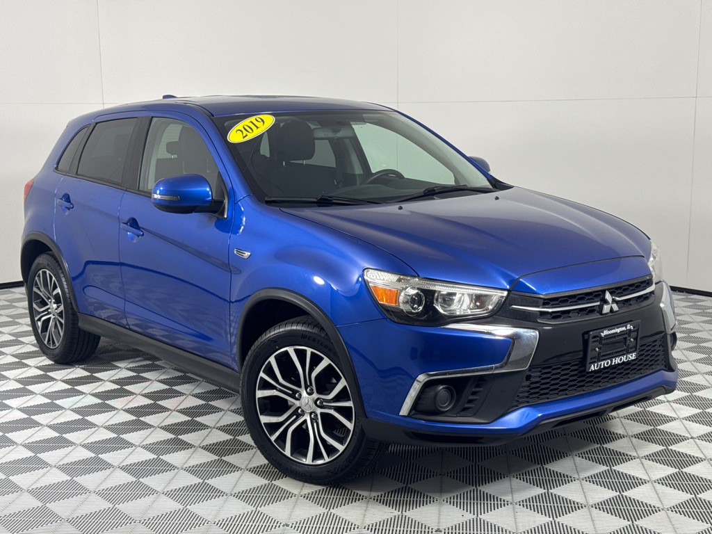 2019 Mitsubishi Outlander Image 2