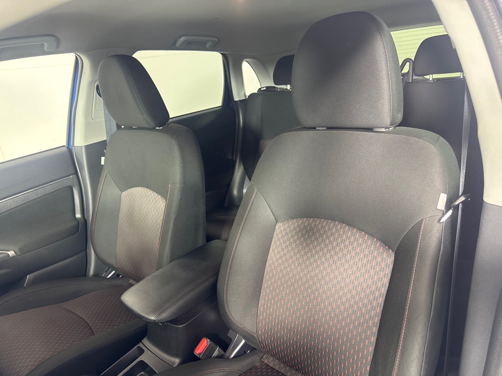 2019 Mitsubishi Outlander Image 13