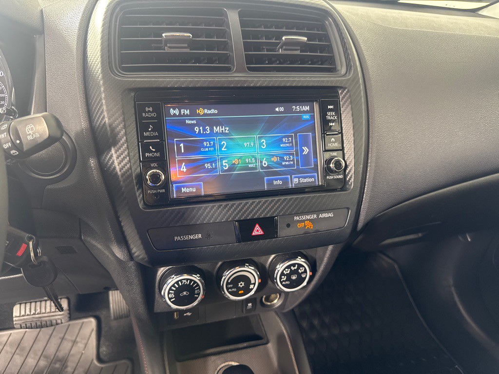 2019 Mitsubishi Outlander Image 15