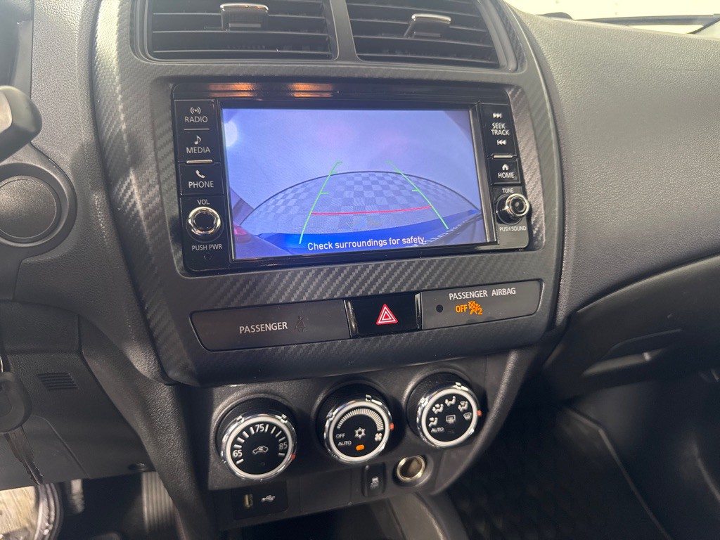 2019 Mitsubishi Outlander Image 16