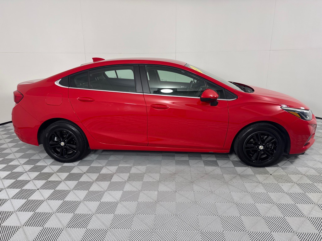 2018 Chevrolet Cruze Image 4
