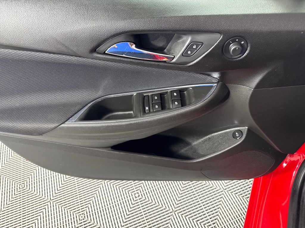 2018 Chevrolet Cruze Image 13
