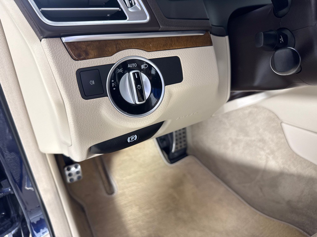 2016 Mercedes-Benz E-Class Image 16