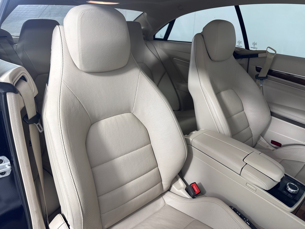 2016 Mercedes-Benz E-Class Image 25