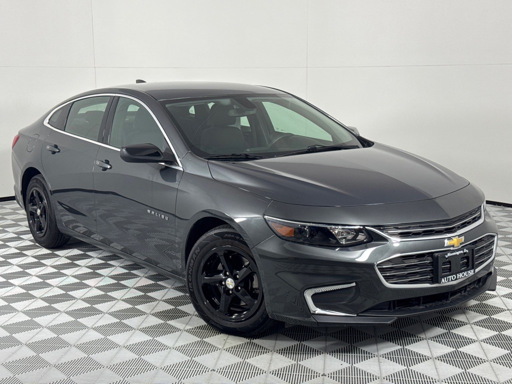 2017 Chevrolet Malibu Image 2