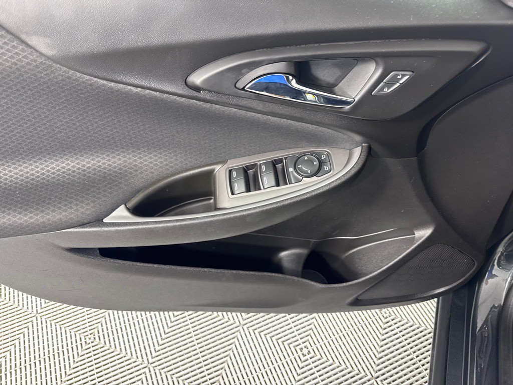 2017 Chevrolet Malibu Image 13