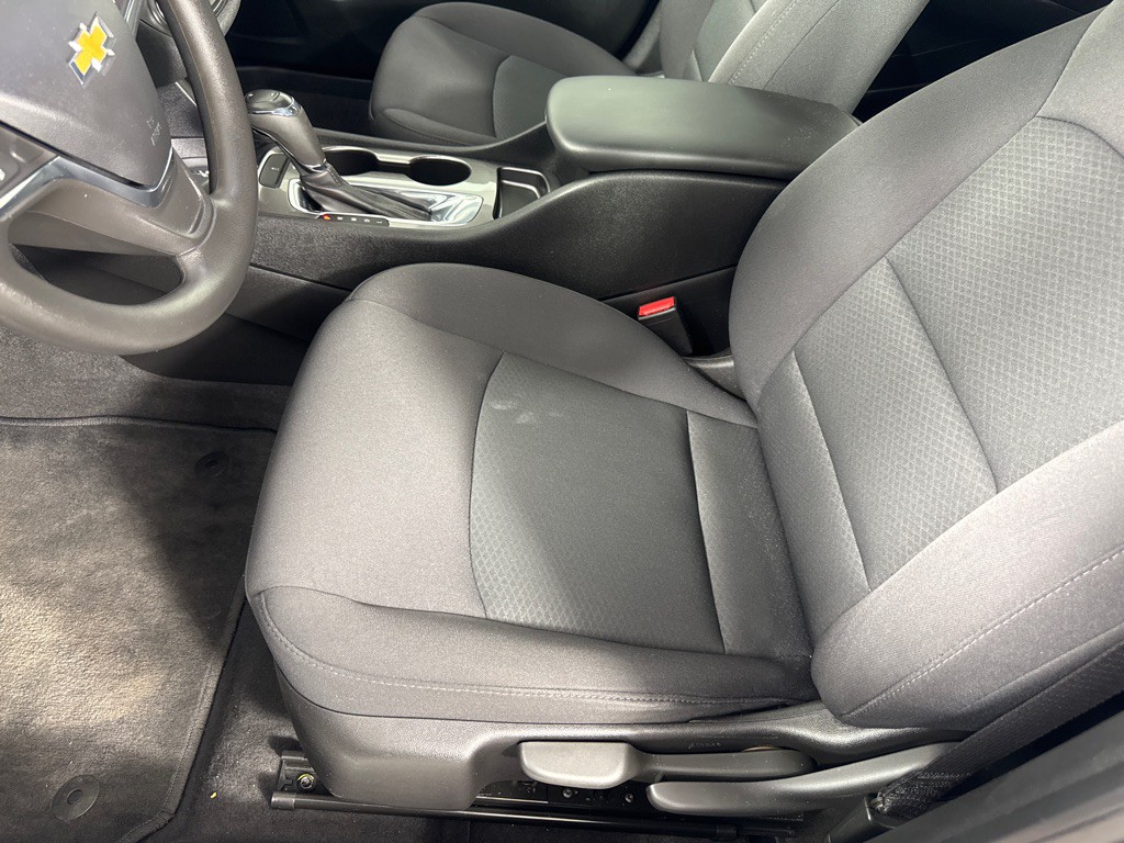 2017 Chevrolet Malibu Image 14