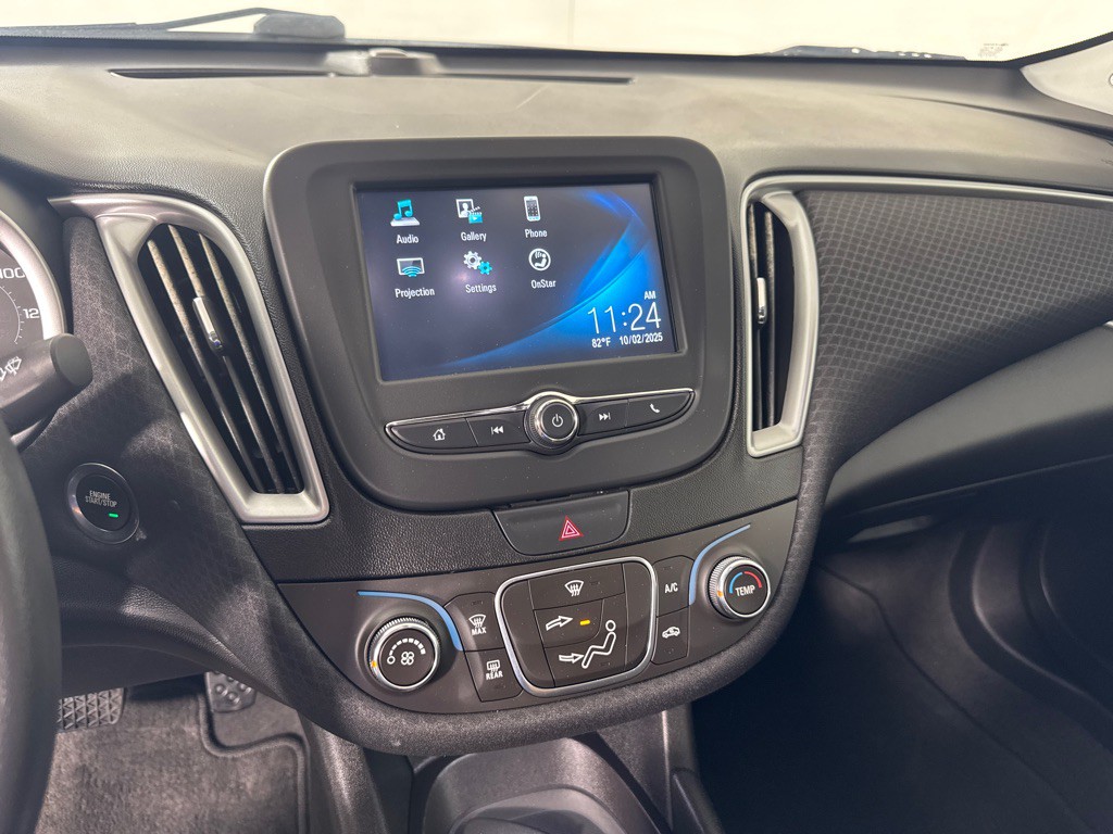 2017 Chevrolet Malibu Image 18