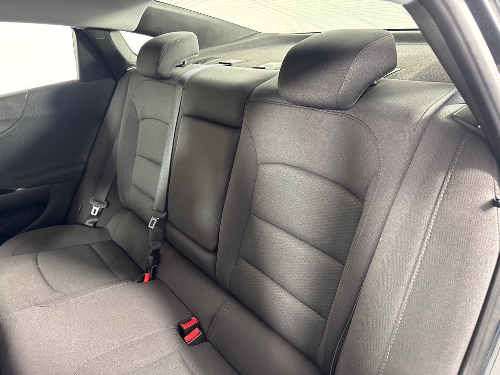 2017 Chevrolet Malibu Image 22