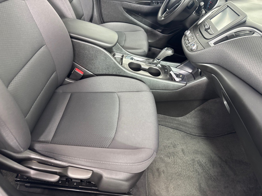 2017 Chevrolet Malibu Image 25