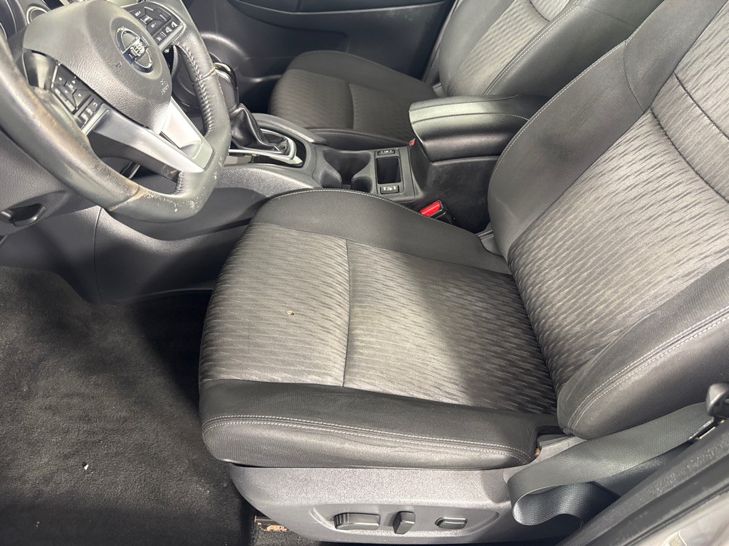 2018 Nissan Rogue Image 12
