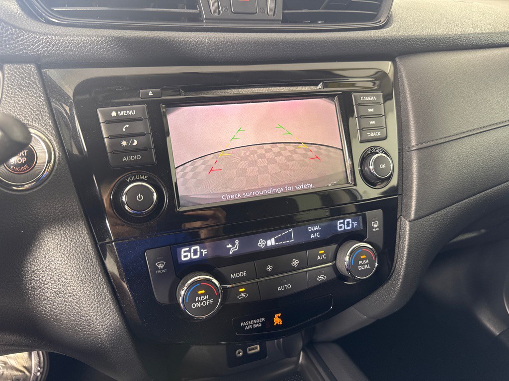 2018 Nissan Rogue Image 16