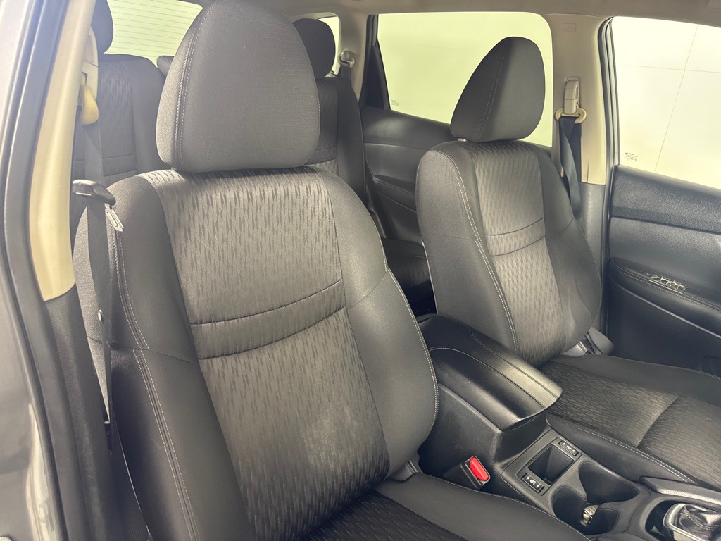 2018 Nissan Rogue Image 25