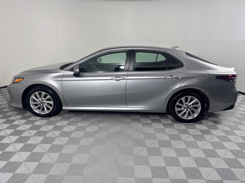 2022 Toyota Camry Image 8