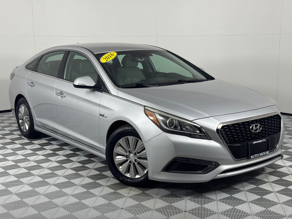 2016 Hyundai Sonata Image 2