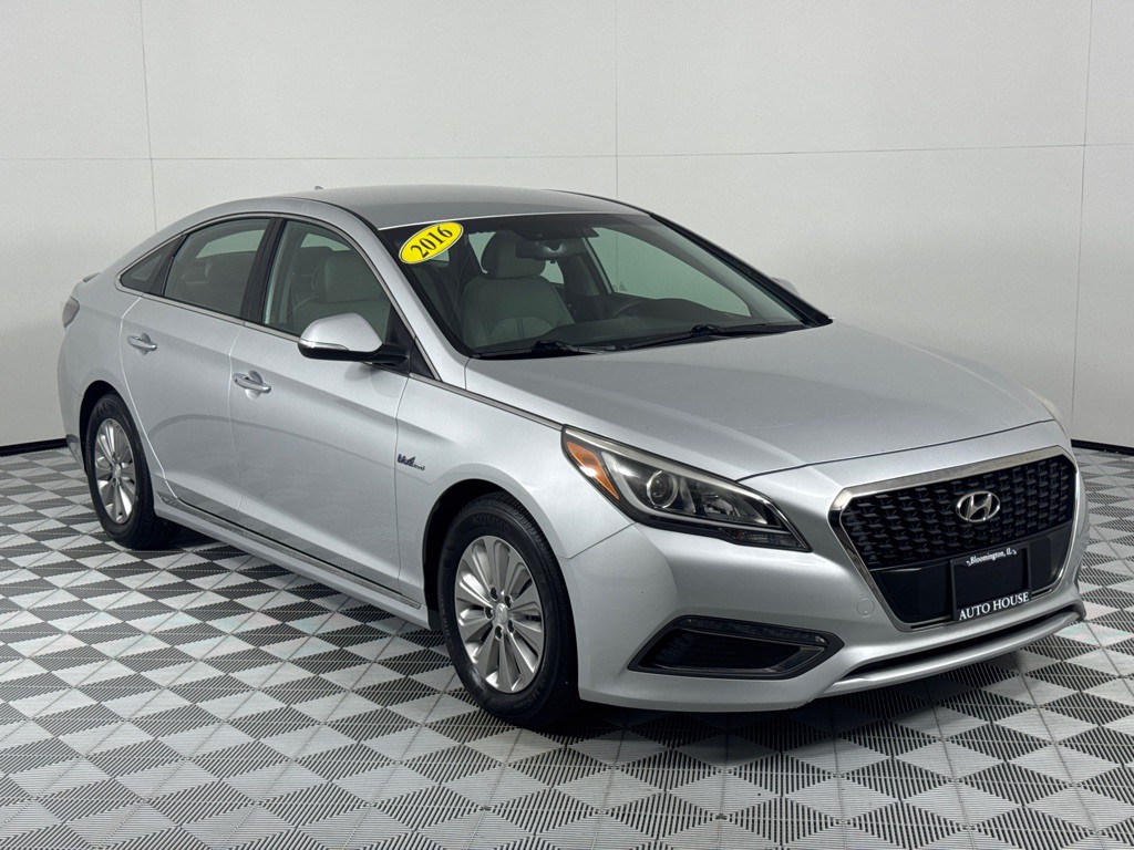2016 Hyundai Sonata Image 3