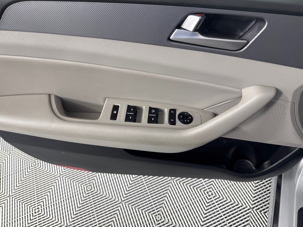 2016 Hyundai Sonata Image 12