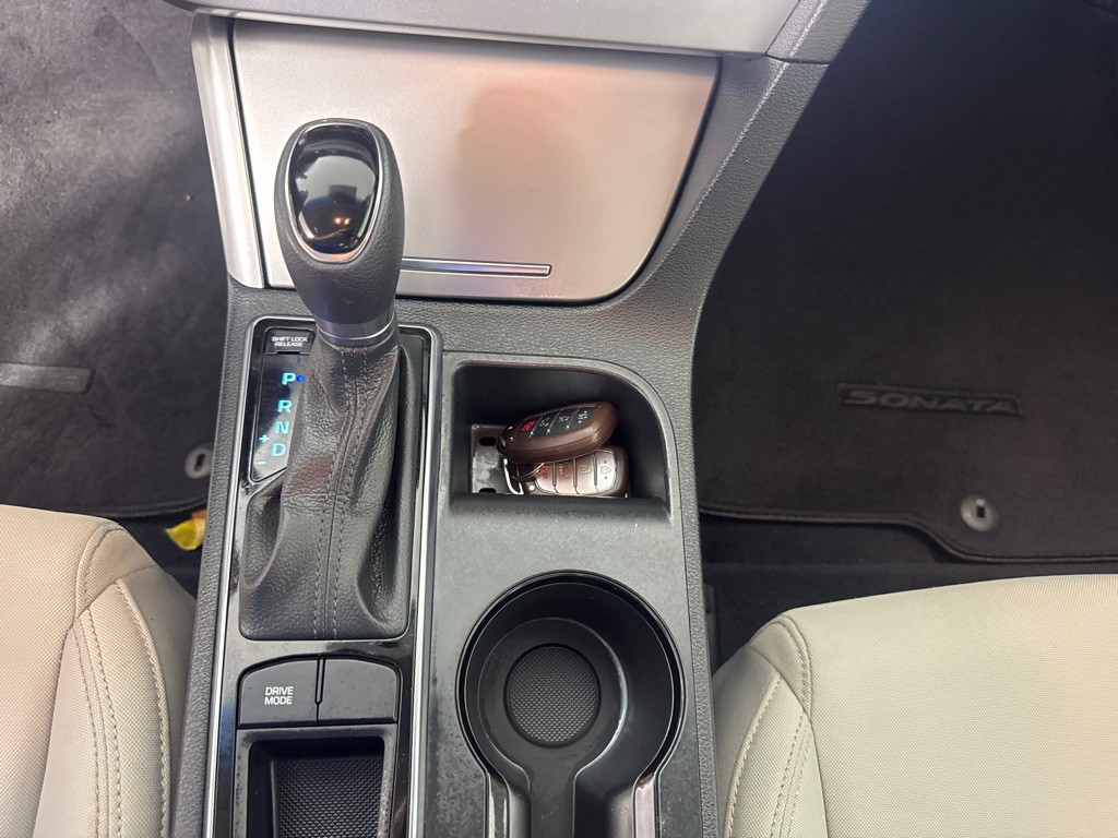 2016 Hyundai Sonata Image 19
