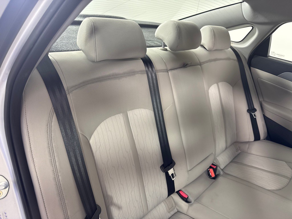 2016 Hyundai Sonata Image 23