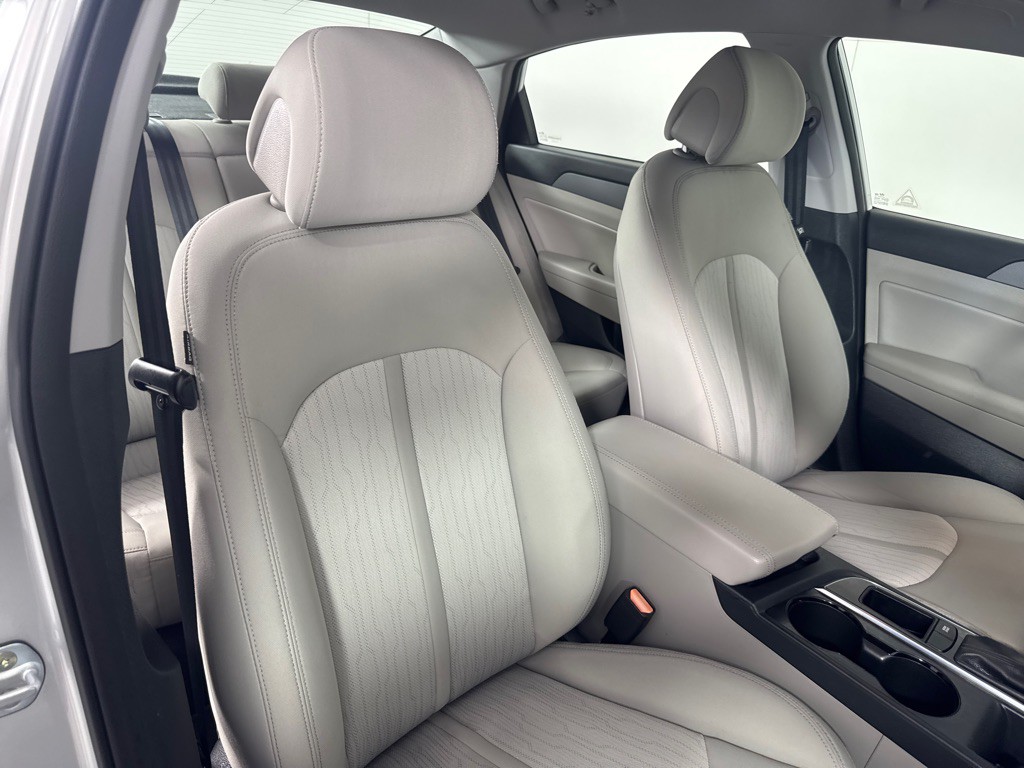 2016 Hyundai Sonata Image 25