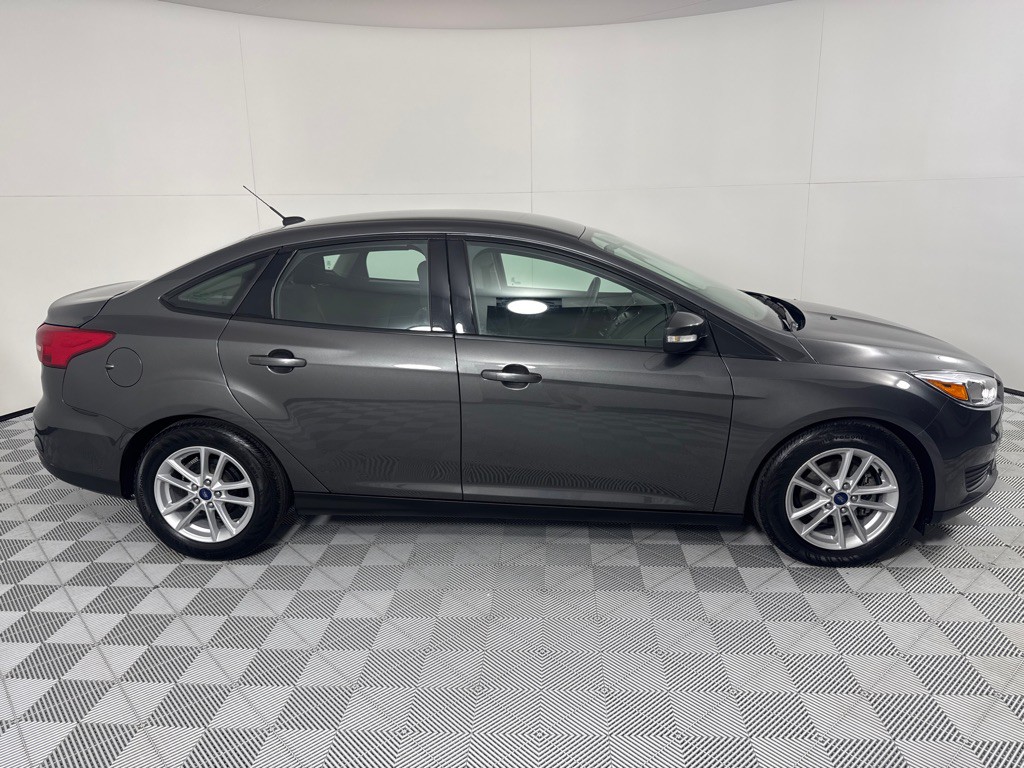 2017 Ford Focus Image 4