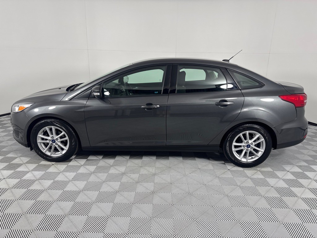 2017 Ford Focus Image 8