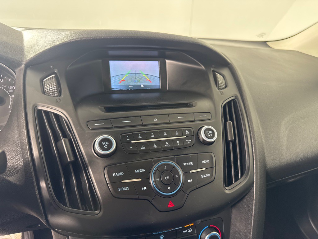2017 Ford Focus Image 18